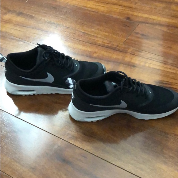 Women’s Nike Air Max Thea Size 7 - Picture 3 of 8